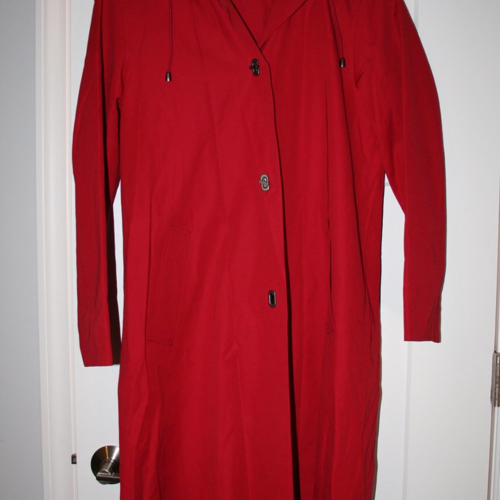 Jones of New York red rain jacket size small